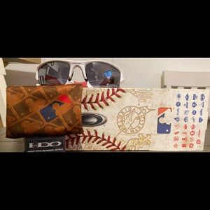 Men’s Polarized Oakley Sunglasses